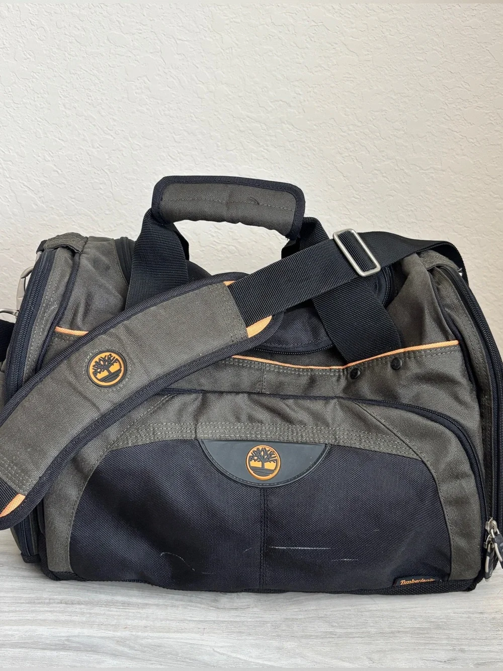 Timberland Men’s Travel Gym Duffle Bag Multi Pocket Olive Green Black Weekender